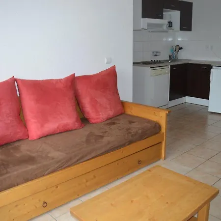 Apartment T3 Au Pied Des Pistes Avec Balcon Et Parking Couvert - 2 Chambres, 6 Couchages - Fr-1-593-56