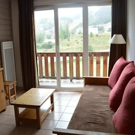T3 Au Pied Des Pistes Avec Parking Couvert - Fr-1-593-56 * Les Angles (Pyrenees-Orientales)