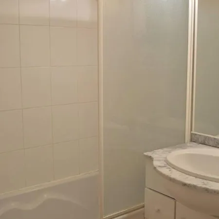T3 Au Pied Des Pistes Avec Balcon Et Parking Couvert - 2 Chambres, 6 Couchages - Fr-1-593-56