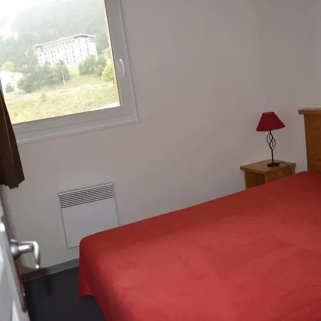 T3 Au Pied Des Pistes Avec Balcon Et Parking Couvert - 2 Chambres, 6 Couchages - Fr-1-593-56 * Les Angles (Pyrenees-Orientales)