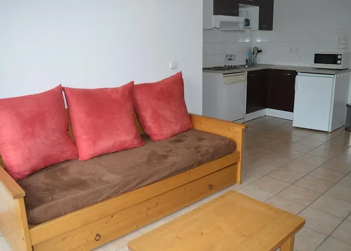 Appartement T3 Au Pied Des Pistes Avec Balcon Et Parking Couvert - 2 Chambres, 6 Couchages - Fr-1-593-56
