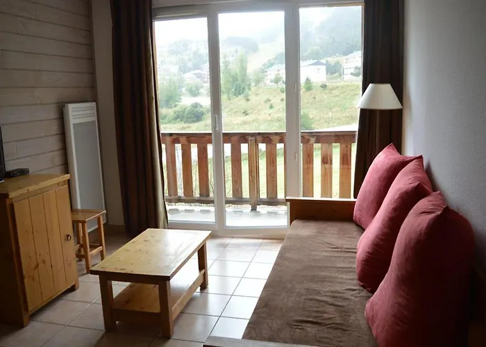 T3 Au Pied Des Pistes Avec Balcon Et Parking Couvert - 2 Chambres, 6 Couchages - Fr-1-593-56 * Les Angles (Pyrenees-Orientales)
