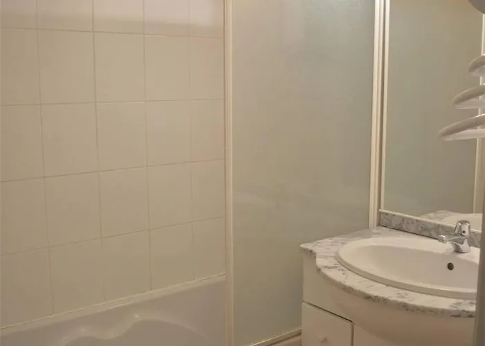 T3 Au Pied Des Pistes Avec Balcon Et Parking Couvert - 2 Chambres, 6 Couchages - Fr-1-593-56